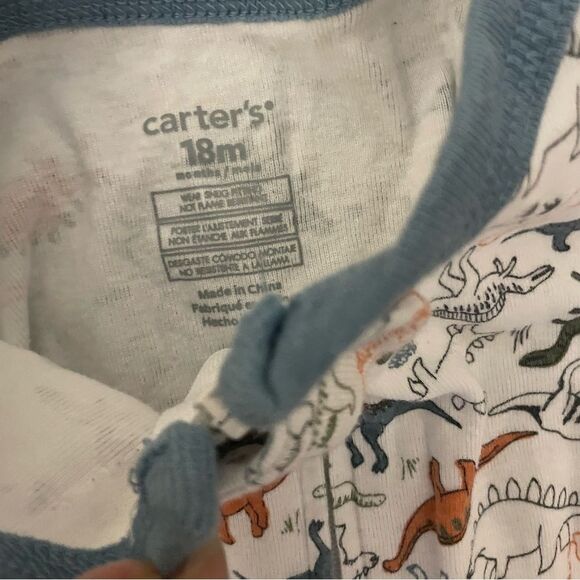Carter’s 18 months baby boy romper with zipper, Dinosaur print - Picture 2 of 2